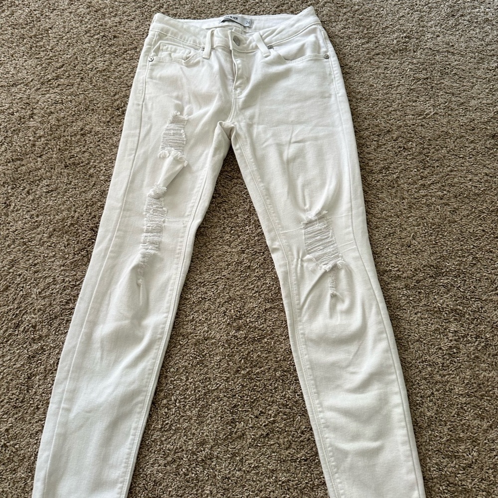 JUST BLACK Stylish White Distressed Women Jeans